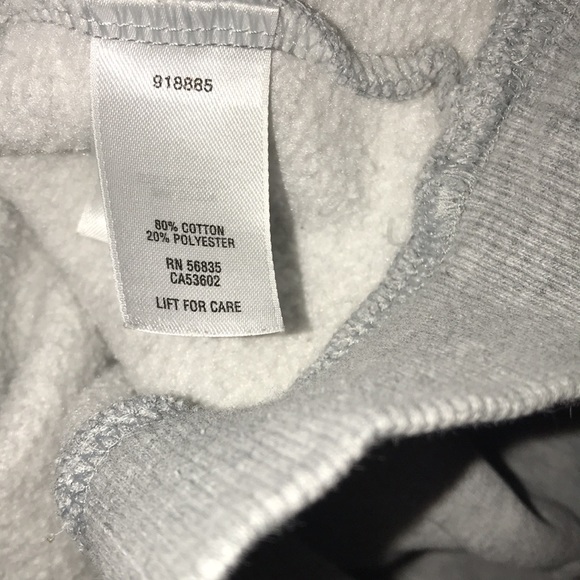 Cabelas hooded sweatshirt says “Worlds Formost Cabela’s Outfitter size XL - Picture 11 of 11